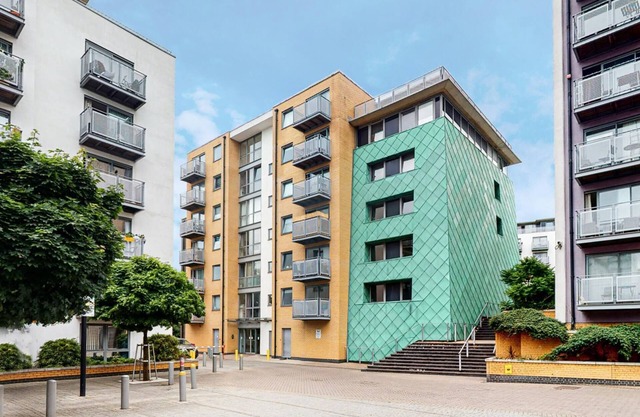 Central London 2-bed Apartment