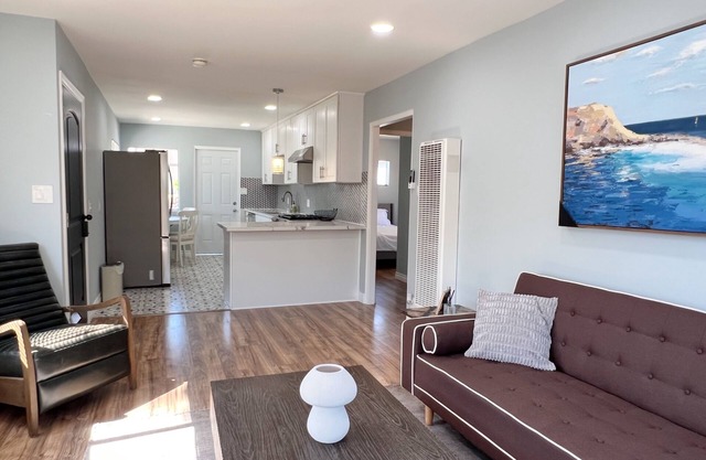 Central Mountain View Home near City of Hope & All