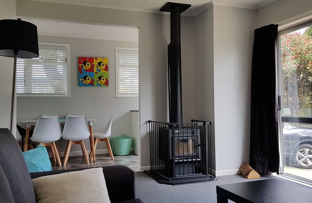 Central Rotorua house with garden flat. Huge back yard, trampoline and fireplace