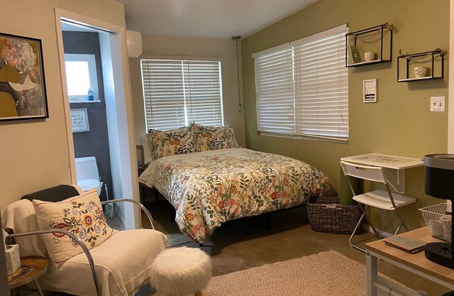 Central Saguaro Studio - Private Guest Suite near U of A!