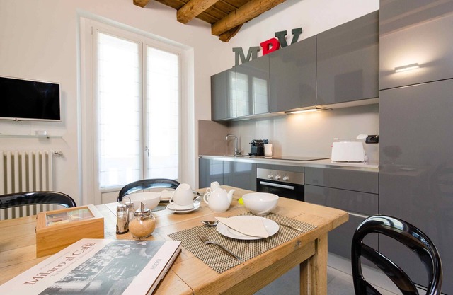 Central Station within walking distance, Metro out of the door, Como lake in 1h