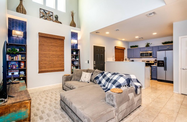 Central Tucson, family friendly get away, pet friendly and spacious.