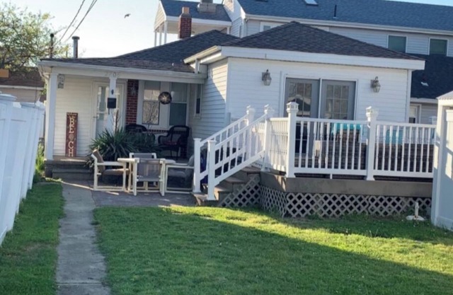 Centralized Family Friendly Home, minutes from all attractions!