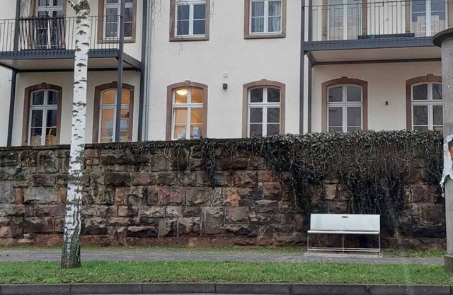 centrally located bright new apartment with balcony