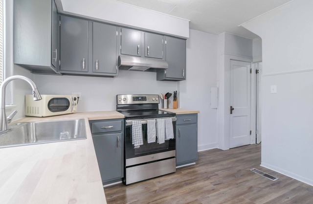 Centrally Located Cozy Townhome