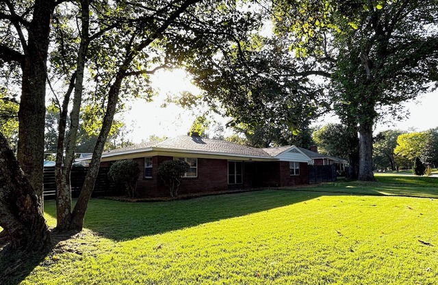 Centrally located mid-century gated rancher!