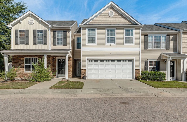 Centrally Located Raleigh Townhome w/Pool Access