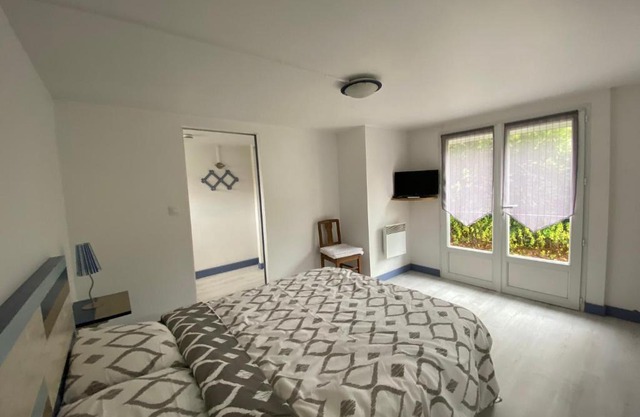 CENTRE CHATELAILLON GRAND T2* AVEC COUR 100mPLAGE
