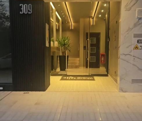 Centrico con Garage Monoambiente a Estrenar