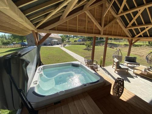 Chaignonnières Roulotte 19pers jacuzzi 15min mer