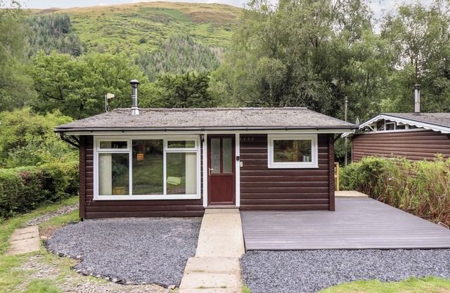 CHALET 2, pet friendly, character holiday cottage in Dinas Mawddwy