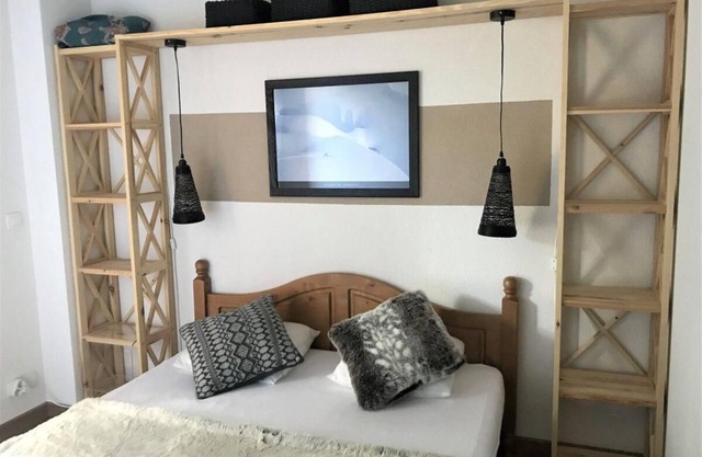 Chalet, 350m from ski slopes, view mountain, fitness, terrace, parking, tv, ski locker, 43m²