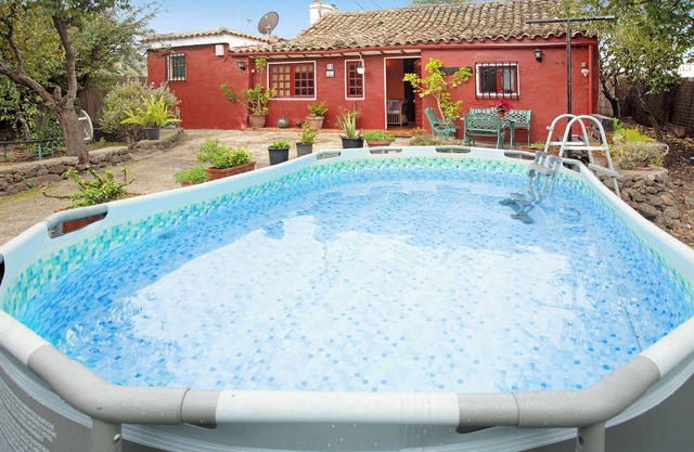 Chalet 'Casa Rural La Asomada' with Mini Pool, Terrace & Wi-Fi
