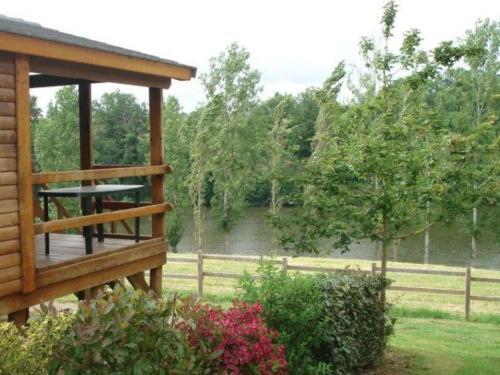 Chalet cosy pour 5 pers. avec terrasse, vue étang - API-1-52-288