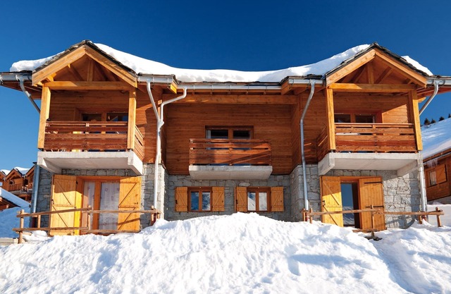 Chalet cozy près des pistes | accès piscine + spa!