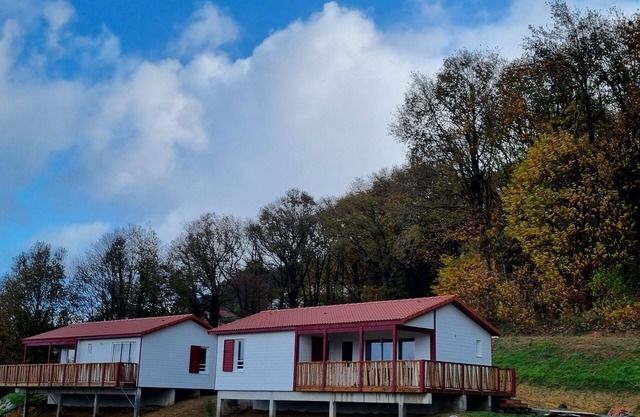 Chalet Etxean, 1 à 6 Personnes, Terrain et Piscine
