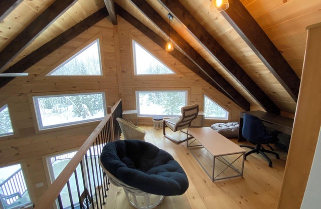 Chalet in the heart of the mountains - 800m from Mont Edouard; 10km from the Saguenay Fjord