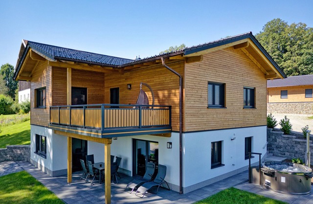 Chalet 'Landhaus Rachelblick' with Mountain View, Private Terrace and Wi-Fi