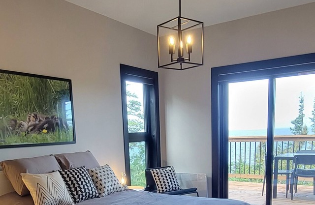 Chalet Luxueux Avec vue sur le Fleuve