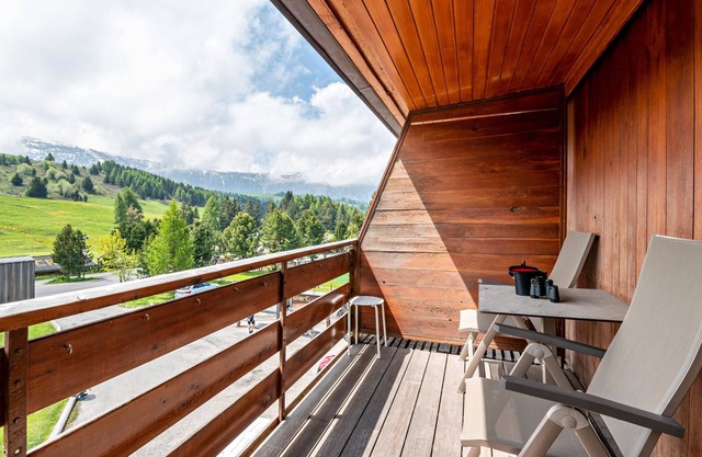Chalet 'Panorama' with Mountain View, Private Terrace and Wi-Fi