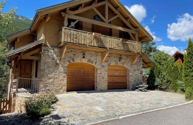 Chalet Recent Tout Confort A 1,5 kms des Remontées de Chantemerle