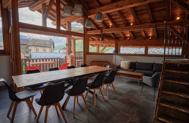 Chalet Saint Louis Peclet, luxury in the heart of the 3 Valleys