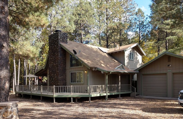 Chalet Style Home In Beautiful White Mtns. Pet-Family Friendly, Great Location!
