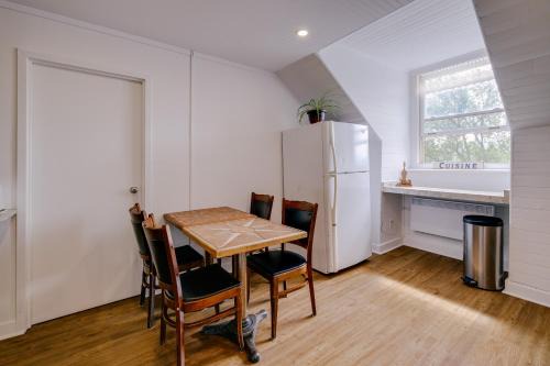 Chambre 304 de l'hôtel Victoria confortable et moderne