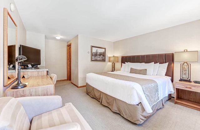 Chanticleer Inn 37