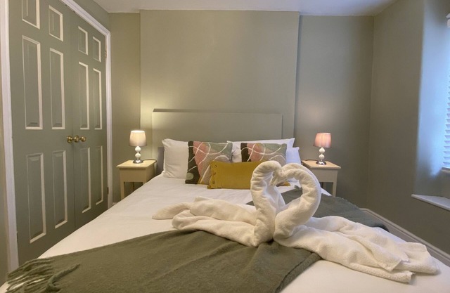Chapel Cottage Idyllic Village holiday home nrBath