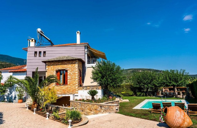 Chariklia's House with private pool