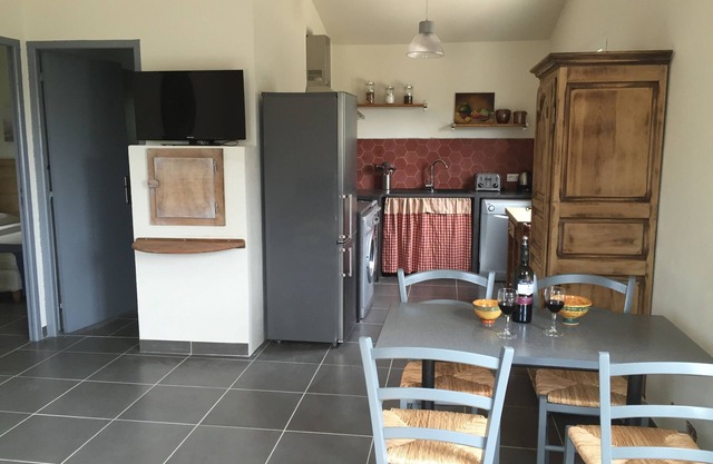 charm and tranquility to 5 minutes from the beaches and the village.