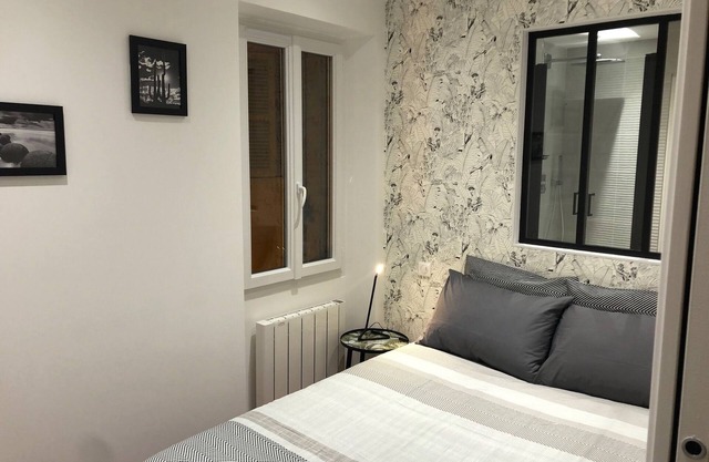 Charmand 40 m2 cosy nest in the heart of Sanary's historic center