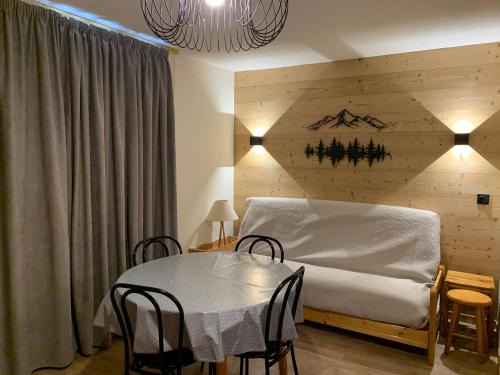 Charmant appart 2P cabine, rénové, balcon, parking gratuit, pied des pistes - FR-1-755-22