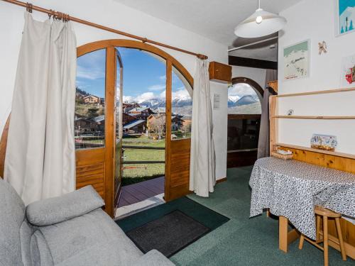 Charmant Studio Montchavin - Terrasse, Proche Pistes et Commerces, Parking Gratuit - FR-1-329-57