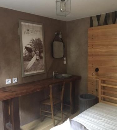 Charmante chambre en dépendance