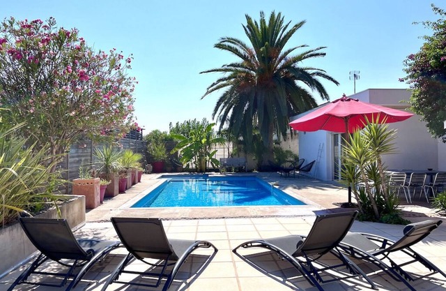 Charmante Villa Climatisée de Plein Pied Avec Piscine et Jardin Paysagé