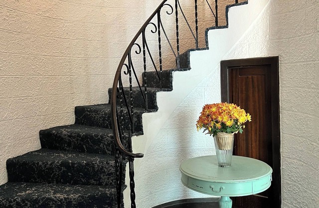 Charmed Suite WiFi, AC in downtown DAYTON & 3 min to UD AMAZING ❤️