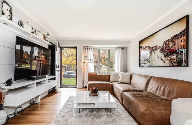 Charming 4 Bedroom - Close to Downtown