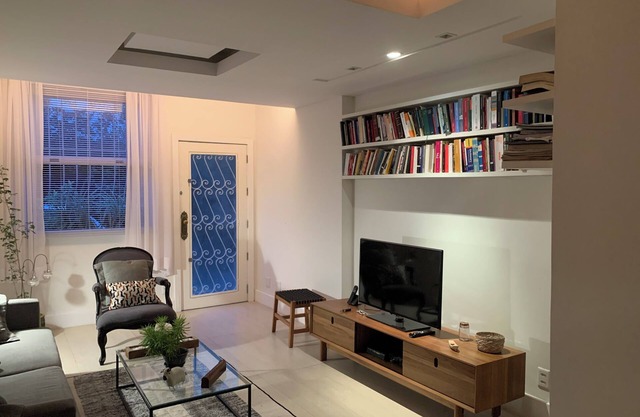 Charming 2-bedroom house with WiFi, AC in Humaitá near the lagoon
