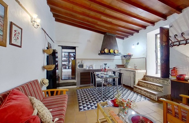 Charming 1-Bed House in La Laguna