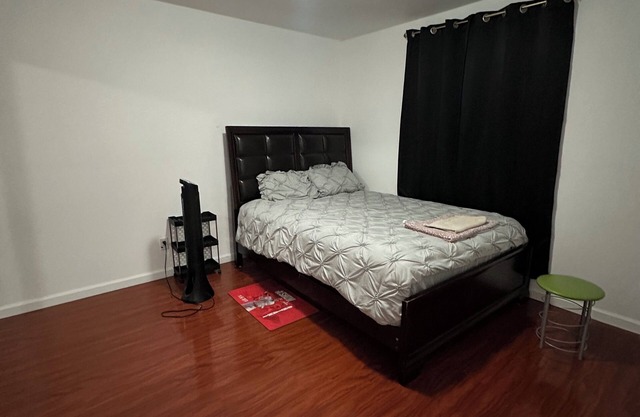 Charming 1-bedroom in delightful Hawaiian Gardens with WiFi, AC