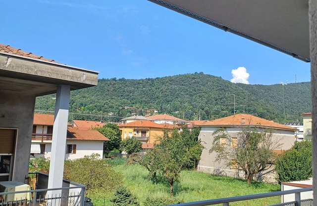 Charming 1-bedroom apartment in marvelous Torre Boldone with AC, WiFi