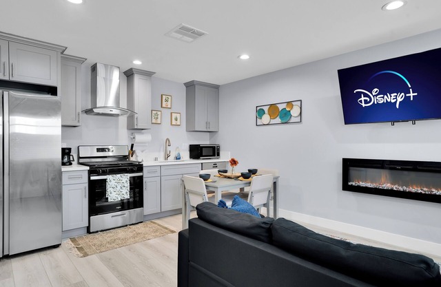 Charming 1-bedroom 1 bath in delightful Anaheim FULLY FURNISHED