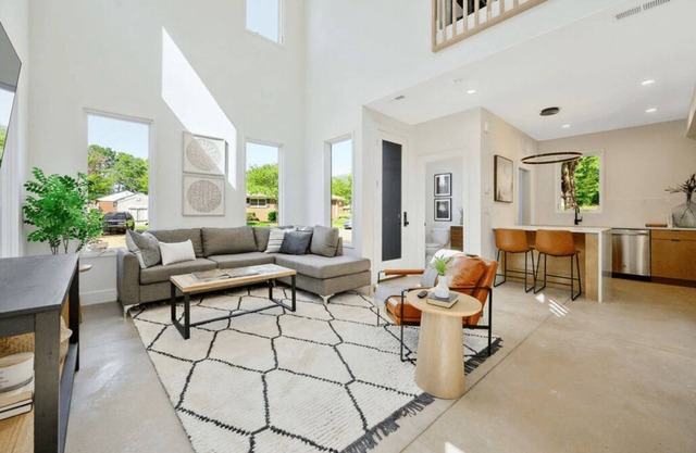 Charming 1-bedroom condo in awesome Raleigh with AC