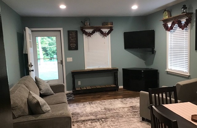 Charming 1-bedroom house with AC and WiFi in quaint Montross