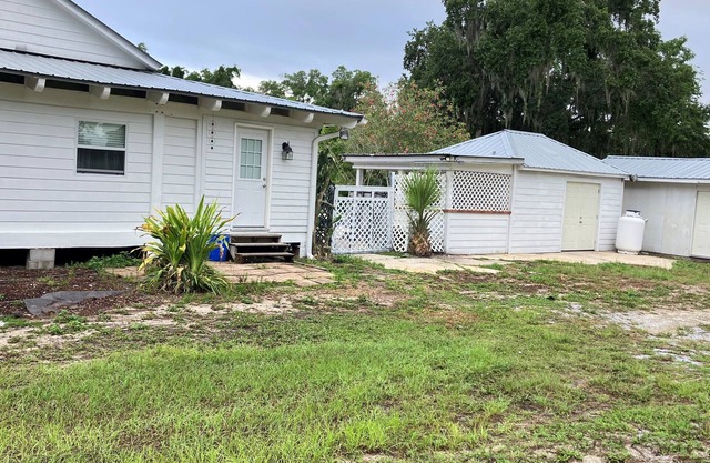 Charming 1-bedroom mother-in-law suite w/full kitchen in delightful Apopka