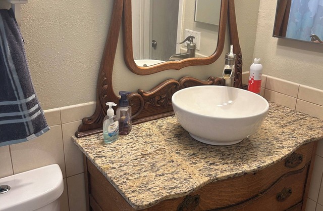 Charming 1-room/bedroom in shared home near downtown New Port Richey.