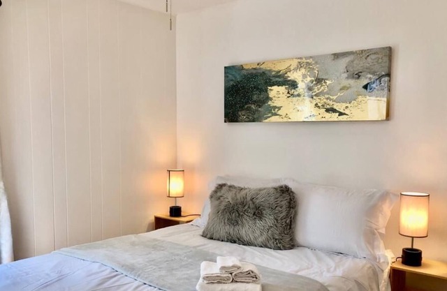 Charming 1BR w/ AC, Covered Deck & Outdoor BBQ