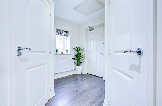 Charming 2-Bed Apartment in Loughton London area